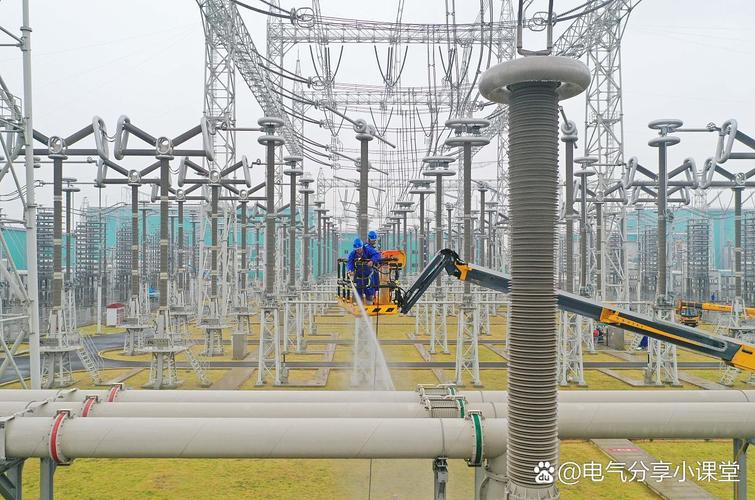 电压互感器 为何它专为继电保护二次设备而降变100V标准？